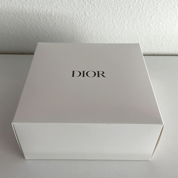 Dior make up bag /case. - Picture 3 of 5